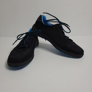 SAS Sporty women's walking shoes lace up size 8.5 Narrow suede leather